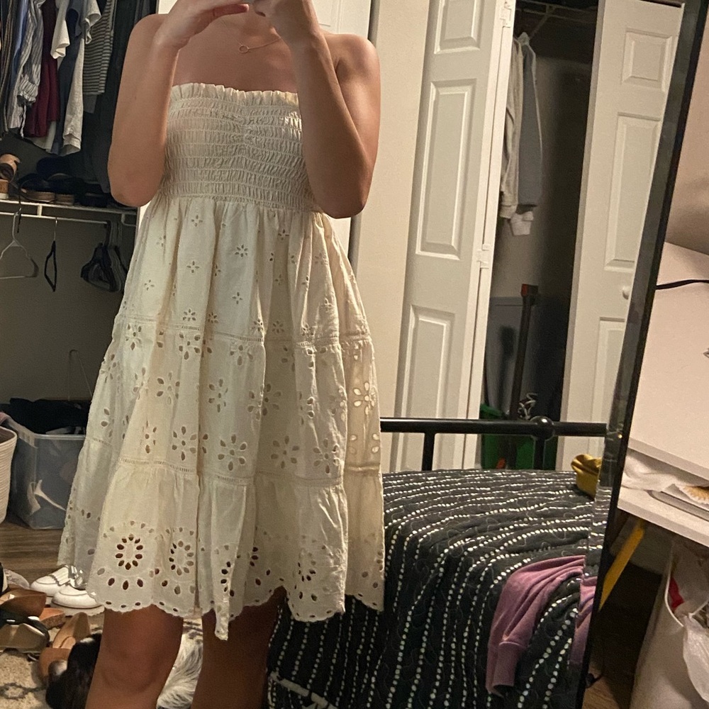 Strapless lacy dress